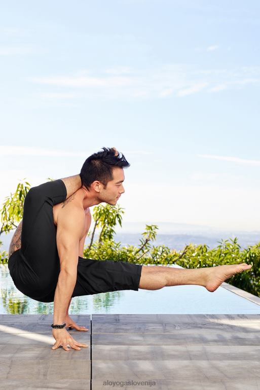 moški uravnotežene kapri hlače Alo Yoga dna Črna X862Z1760